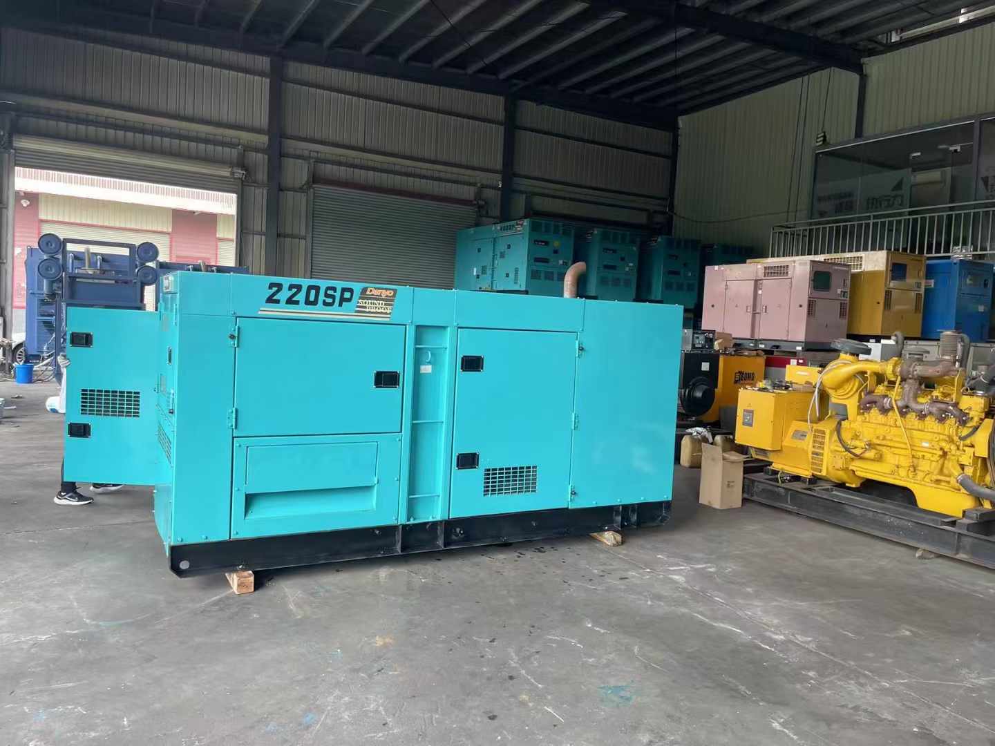 丽江800kW 柴油发电机的输出电流波动范围是多少？
